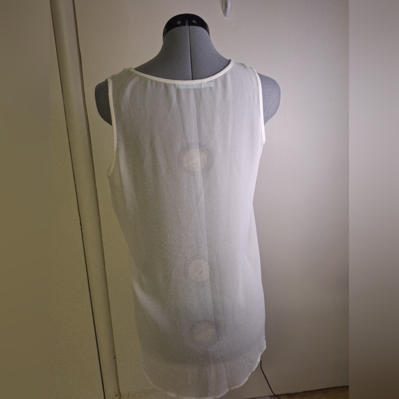 White Sheer Sleeveless Top W/ Silver Threads Size Med - Picture 4 of 7